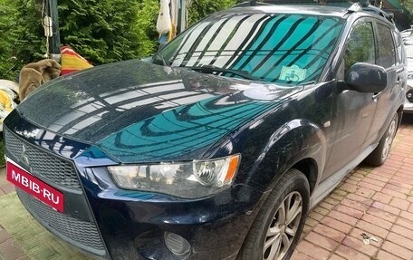 Mitsubishi Outlander III рестайлинг 3, 2009 год, 880 000 рублей, 2 фотография
