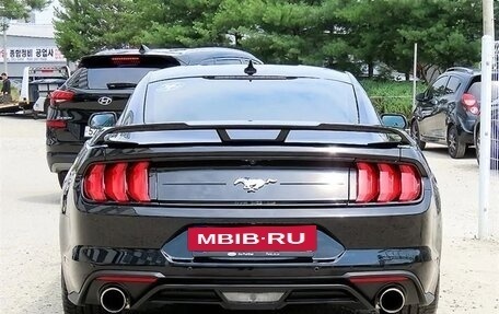 Ford Mustang VI рестайлинг, 2023 год, 7 390 000 рублей, 4 фотография
