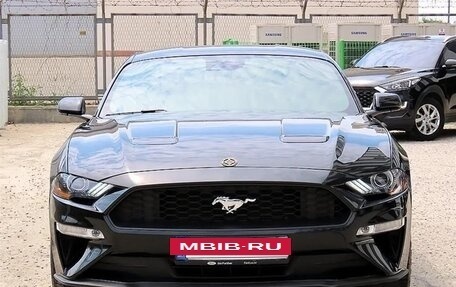 Ford Mustang VI рестайлинг, 2023 год, 7 390 000 рублей, 2 фотография