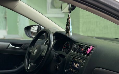 Volkswagen Jetta VI, 2012 год, 999 999 рублей, 5 фотография