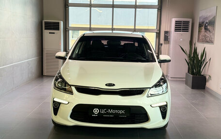 KIA Rio IV, 2018 год, 1 550 000 рублей, 2 фотография