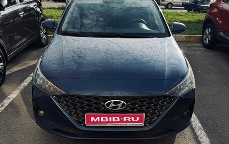 Hyundai Solaris II рестайлинг, 2021 год, 1 200 000 рублей, 1 фотография