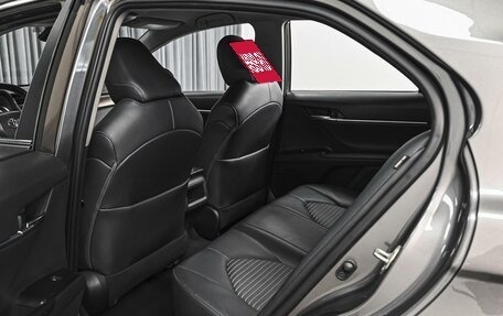 Toyota Camry, 2020 год, 2 450 000 рублей, 11 фотография