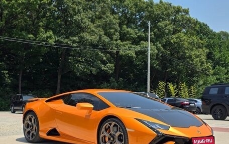 Lamborghini Huracán, 2023 год, 30 000 000 рублей, 3 фотография