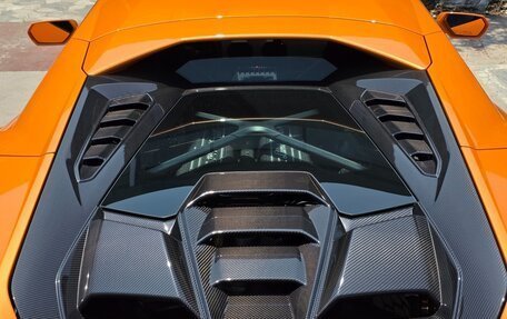 Lamborghini Huracán, 2023 год, 30 000 000 рублей, 8 фотография
