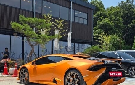 Lamborghini Huracán, 2023 год, 30 000 000 рублей, 6 фотография