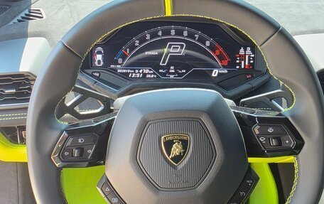 Lamborghini Huracán, 2023 год, 30 000 000 рублей, 13 фотография