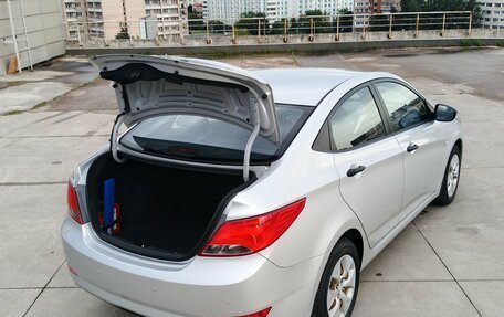 Hyundai Solaris II рестайлинг, 2014 год, 830 000 рублей, 9 фотография