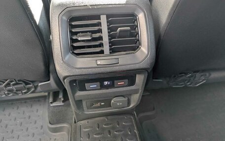 Volkswagen Tiguan II, 2019 год, 2 250 000 рублей, 16 фотография