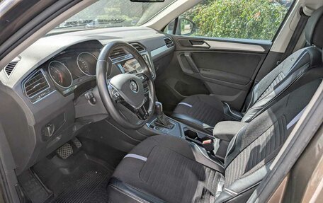 Volkswagen Tiguan II, 2019 год, 2 250 000 рублей, 19 фотография