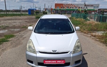 Toyota Wish II, 2003 год, 600 000 рублей, 2 фотография