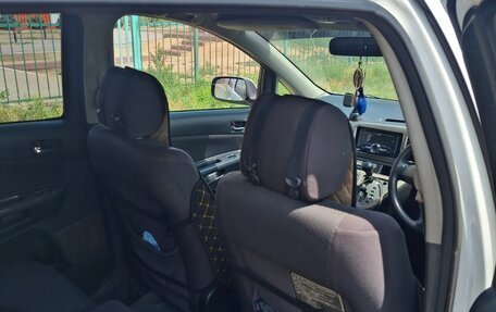 Toyota Wish II, 2003 год, 600 000 рублей, 13 фотография
