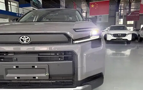 Toyota RAV4, 2026 год, 4 500 000 рублей, 2 фотография