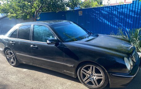 Mercedes-Benz E-Класс, 1999 год, 650 000 рублей, 5 фотография
