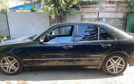 Mercedes-Benz E-Класс, 1999 год, 650 000 рублей, 4 фотография