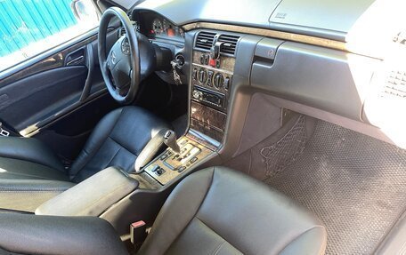 Mercedes-Benz E-Класс, 1999 год, 650 000 рублей, 9 фотография