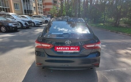 Toyota Camry, 2018 год, 2 590 000 рублей, 4 фотография
