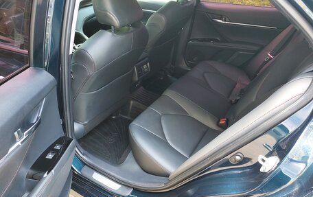 Toyota Camry, 2018 год, 2 590 000 рублей, 10 фотография