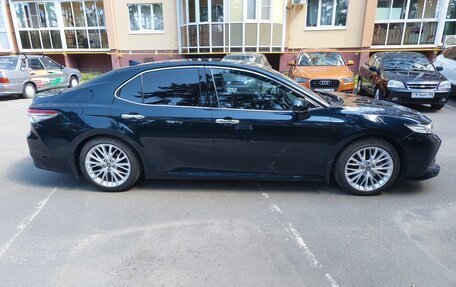 Toyota Camry, 2018 год, 2 590 000 рублей, 6 фотография