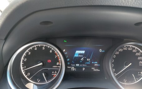 Toyota Camry, 2018 год, 2 590 000 рублей, 17 фотография