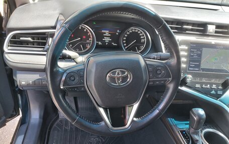 Toyota Camry, 2018 год, 2 590 000 рублей, 16 фотография