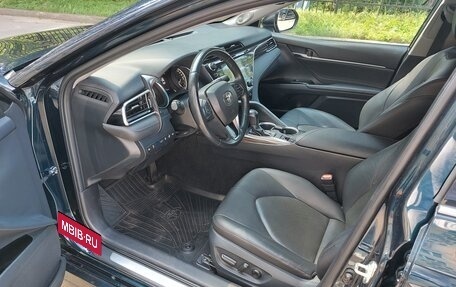 Toyota Camry, 2018 год, 2 590 000 рублей, 9 фотография