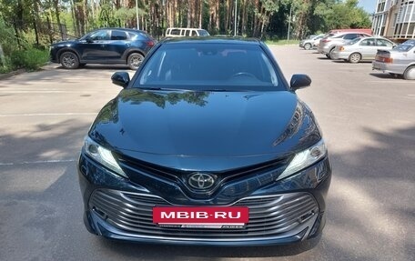 Toyota Camry, 2018 год, 2 590 000 рублей, 8 фотография