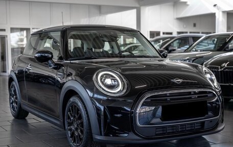 MINI Hatch, 2023 год, 2 490 000 рублей, 1 фотография