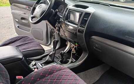 Toyota Land Cruiser Prado 120 рестайлинг, 2004 год, 1 650 000 рублей, 4 фотография
