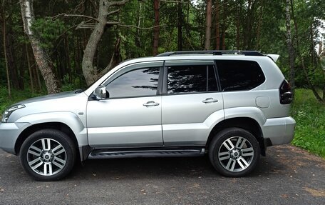 Toyota Land Cruiser Prado 120 рестайлинг, 2004 год, 1 650 000 рублей, 12 фотография