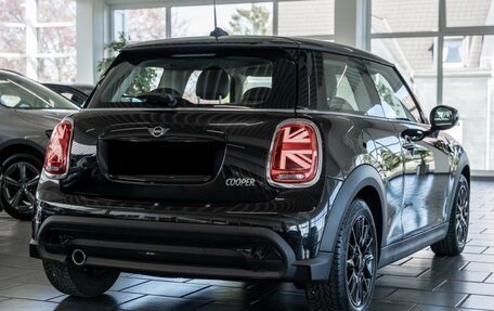 MINI Hatch, 2023 год, 2 490 000 рублей, 3 фотография