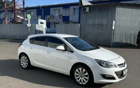 Opel Astra J, 2014 год, 850 000 рублей, 2 фотография