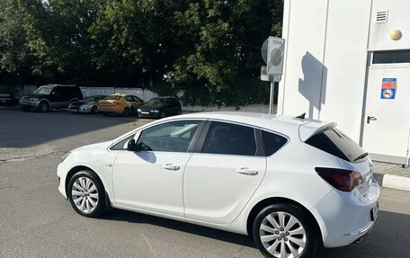 Opel Astra J, 2014 год, 850 000 рублей, 4 фотография