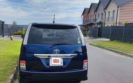 Toyota ISis I, 2013 год, 1 050 000 рублей, 5 фотография
