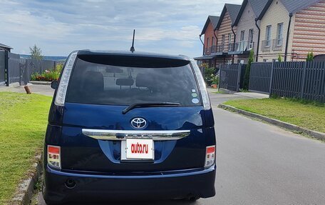 Toyota ISis I, 2013 год, 1 050 000 рублей, 6 фотография