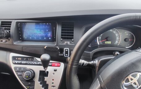 Toyota ISis I, 2013 год, 1 050 000 рублей, 9 фотография