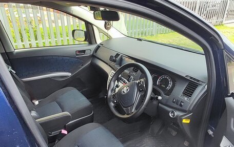 Toyota ISis I, 2013 год, 1 050 000 рублей, 12 фотография