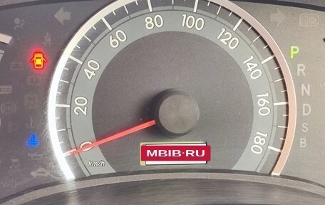 Toyota ISis I, 2013 год, 1 050 000 рублей, 10 фотография