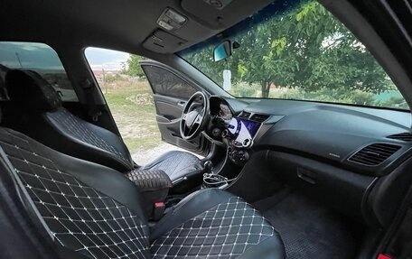 Hyundai Solaris II рестайлинг, 2016 год, 650 000 рублей, 5 фотография