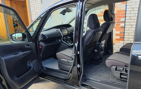 Nissan Serena IV, 2017 год, 1 900 000 рублей, 12 фотография