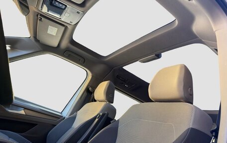 Volkswagen Multivan, 2023 год, 4 470 000 рублей, 6 фотография