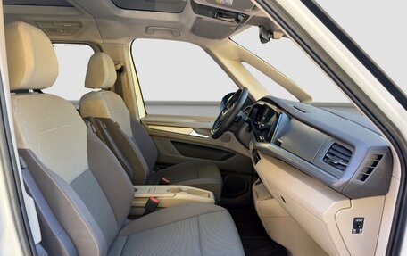 Volkswagen Multivan, 2023 год, 4 470 000 рублей, 5 фотография