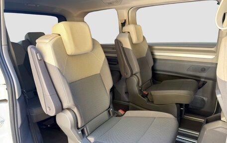 Volkswagen Multivan, 2023 год, 4 470 000 рублей, 8 фотография