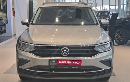 Volkswagen Tiguan II, 2021 год, 2 674 000 рублей, 2 фотография