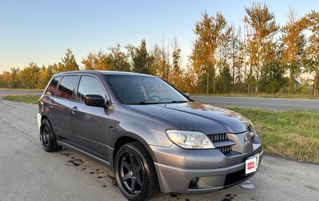 Mitsubishi Outlander III рестайлинг 3, 2004 год, 890 000 рублей, 4 фотография