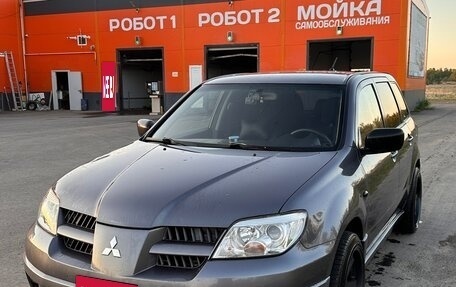 Mitsubishi Outlander III рестайлинг 3, 2004 год, 890 000 рублей, 2 фотография