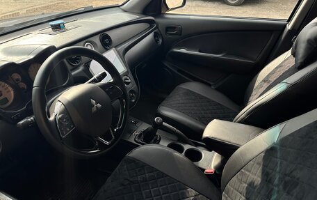 Mitsubishi Outlander III рестайлинг 3, 2004 год, 890 000 рублей, 7 фотография