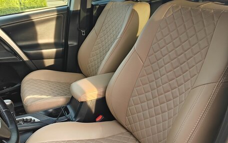 Toyota RAV4, 2015 год, 1 950 000 рублей, 6 фотография