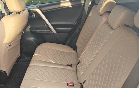 Toyota RAV4, 2015 год, 1 950 000 рублей, 5 фотография