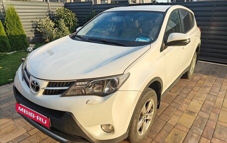 Toyota RAV4, 2015 год, 1 950 000 рублей, 3 фотография